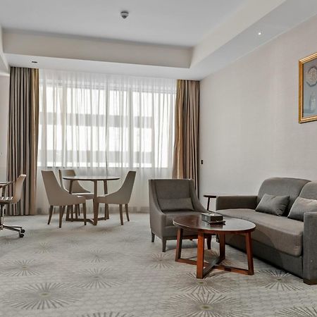 Holiday Suites Al Aziziah Mekke Dış mekan fotoğraf A room at the hotel