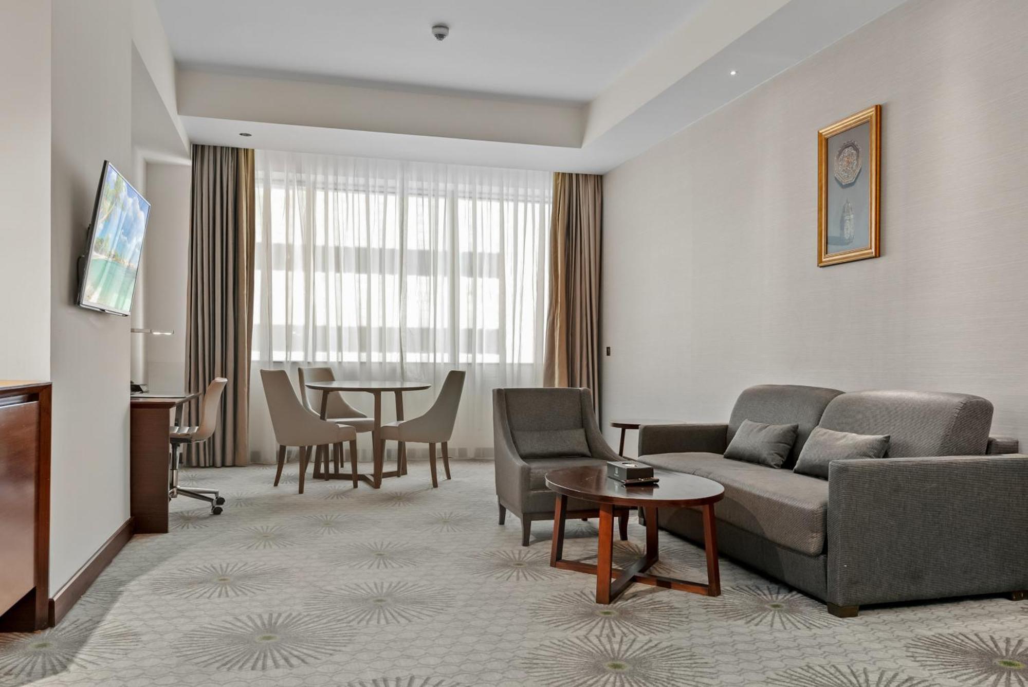 Holiday Suites Al Aziziah Mekke Dış mekan fotoğraf A room at the hotel