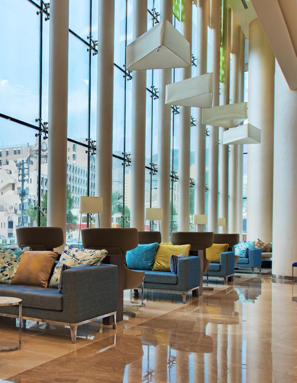 Holiday Suites Al Aziziah Mekke Dış mekan fotoğraf The hotel lobby