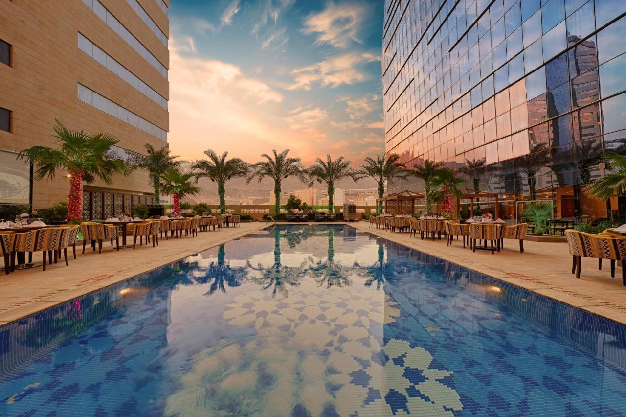 Holiday Suites Al Aziziah Mekke Dış mekan fotoğraf The pool at Jumeirah Jumeirah