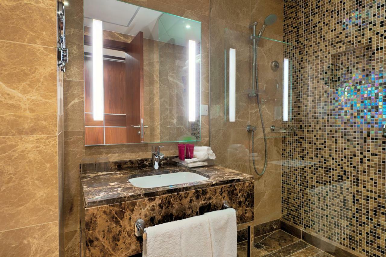 Holiday Suites Al Aziziah Mekke Dış mekan fotoğraf A bathroom at the hotel